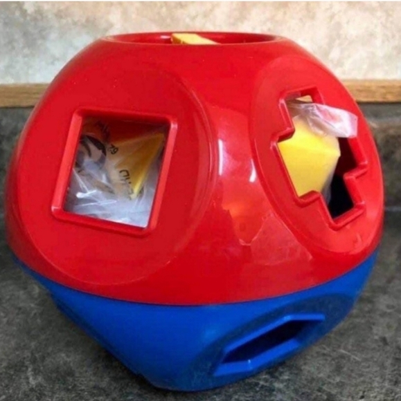 Tupperware Shape O Toy - Picture 2 of 2